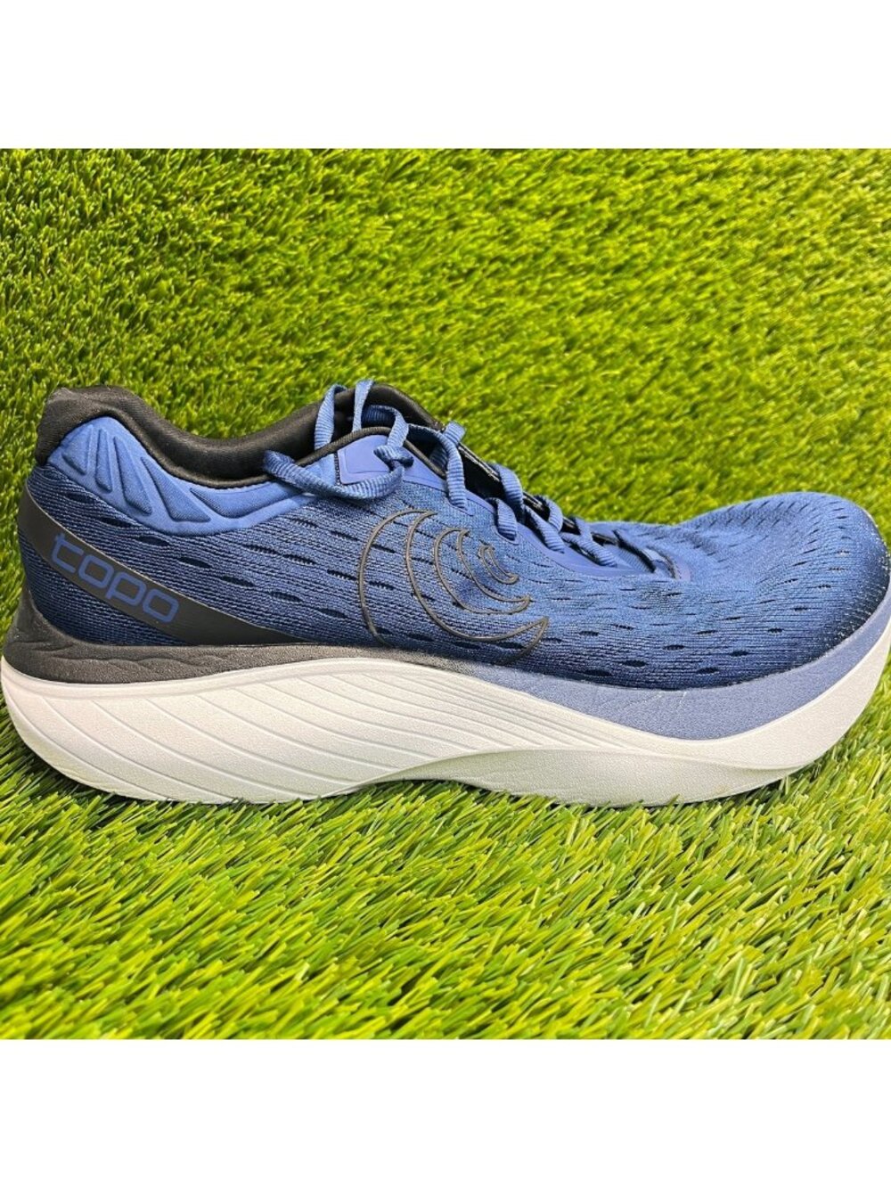 Topo Atmos Mens Size 10.5 Navy Blue White Black Athletic Running Shoes Sneakers